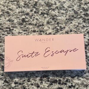 Wander Beauty Suite Escape Palette - Soft Pink